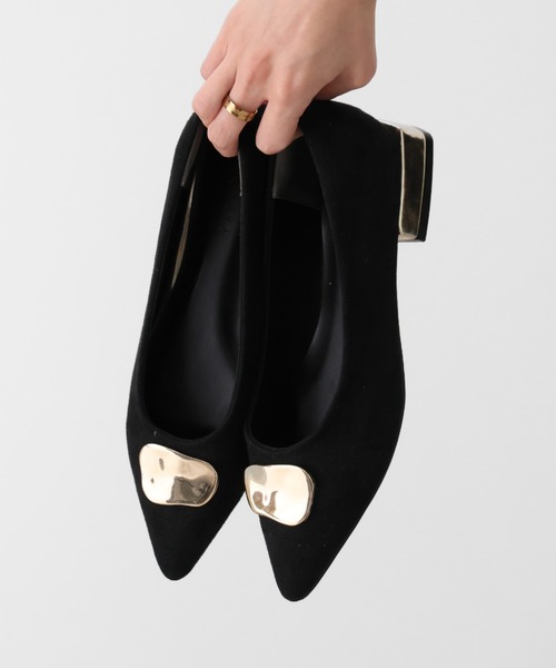 VIVIAN(ヴィヴィアン)の「ポインテッドトゥゴールドモチーフパンプス(パンプス・レディース・イエロー系その他3/ベージュ系その他3/ブラック系その他3/ホワイト系その他5・S/M/L/LL)」の19枚目の写真
