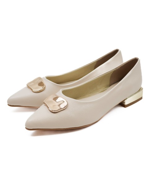 VIVIAN(ヴィヴィアン)の「ポインテッドトゥゴールドモチーフパンプス(パンプス・レディース・イエロー系その他3/ベージュ系その他3/ブラック系その他3/ホワイト系その他5・S/M/L/LL)」の5枚目の写真