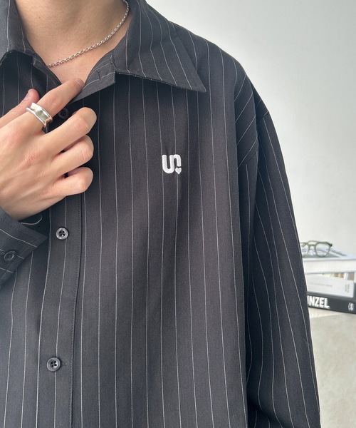 UNDERSTATEMENTs（アンダーステイトメント）の「【ユニセックス】春新作/ショート丈ワンポイント刺繍シャツ（シャツ/ブラウス・メンズ・ネイビー/ブラック系その他2/ブルー/ブラック系その他/ホワイト系その他/ホワイト/ブルー系その他・MEDIUM/LARGE）」の19枚目の写真