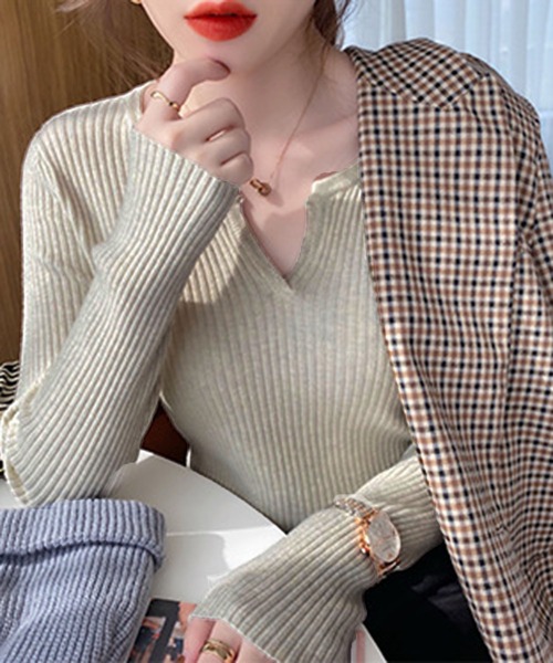 lulufa(ルルファ)の「キーネックスリムフィットリブニットプルオーバー(ニット/セーター・レディース・ブラック/ホワイト/チャコール/オートミール/ベージュ/オレンジ・FREE)」の15枚目の写真