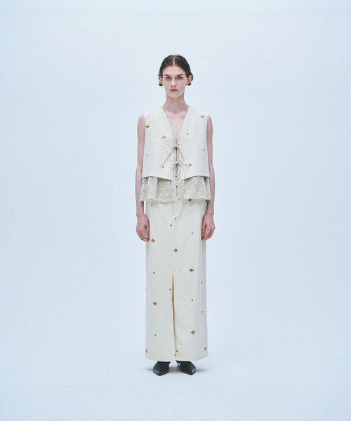 muller of yoshiokubo(ミュラーオブヨシオクボ)の「muller of yoshiokubo ミュラーオブヨシオクボ / METAL BEANS VEST メタルビーズレイヤードベスト / MLS26701(ベスト・レディース・ブラック/アイボリー・38)」の12枚目の写真