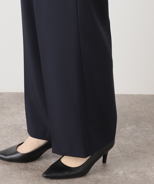 La TOTALITE(ラトータリテ)の「【洗える】ツイルストレッチタックパンツ(スラックス・レディース・アイボリー/ネイビー・36/38)」の8枚目の写真