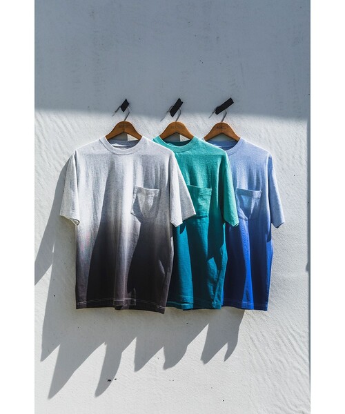 BEAMS PLUS(ビームスプラス)の「Pocket Tee Gradation Dye(Tシャツ/カットソー・メンズ・サックスブルー/シルバー/グリーン・MEDIUM/X-LARGE/LARGE/SMALL/XX-LARGE)」の4枚目の写真