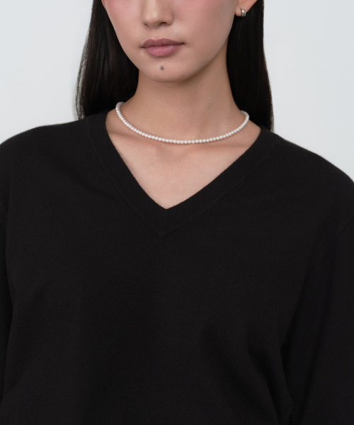 MUSINSA STANDARD WOMAN（ムシンサスタンダードウーマン）の「ウィメンズエッセンシャルVネックニット[ブラック]（ニット/セーター・レディース・その他・MEDIUM/SMALL/X-SMALL/LARGE）」の4枚目の写真