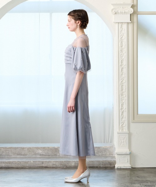 AIMER(エメ)の「チュール×ヴィンテージサテンパールパフスリーブパーティードレス 結婚式 お呼ばれ ドレス 20代 30代(ドレス・レディース・ブラック/カーキ/ブルーグレー/イエロー・MEDIUM)」の13枚目の写真