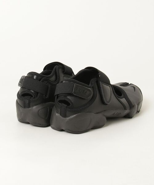 NIKE(ナイキ)の「WMNS AIR RIFT(スニーカー・レディース・ブラック・23.0cm/24.0cm/26.0cm/27.0cm/28.0cm/29.0cm/25.0cm)」の2枚目の写真