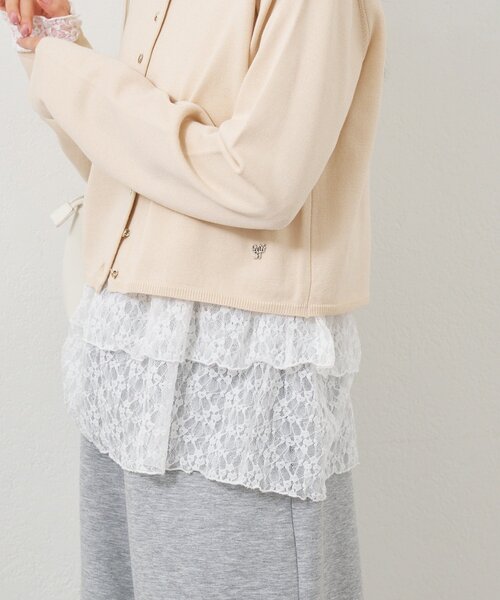 mystic（ミスティック）の「【ワンポイントチャーム付き】デイリーショートカーディガン（カーディガン/ボレロ・レディース・グレー/レッド/ピンク/グリーン/アイボリー/ブラック・FREE）」の9枚目の写真