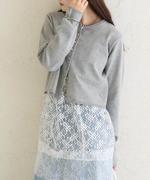 mystic（ミスティック）の「【ワンポイントチャーム付き】デイリーショートカーディガン（カーディガン/ボレロ・レディース・グレー/レッド/ピンク/グリーン/アイボリー/ブラック・FREE）」の21枚目の写真