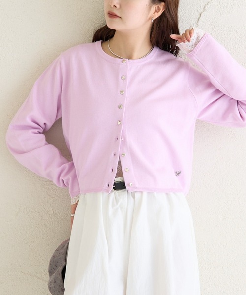 mystic（ミスティック）の「【ワンポイントチャーム付き】デイリーショートカーディガン（カーディガン/ボレロ・レディース・グレー/レッド/ピンク/グリーン/アイボリー/ブラック・FREE）」の5枚目の写真