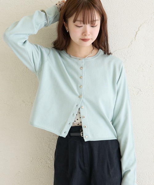 mystic（ミスティック）の「【ワンポイントチャーム付き】デイリーショートカーディガン（カーディガン/ボレロ・レディース・グレー/レッド/ピンク/グリーン/アイボリー/ブラック・FREE）」の4枚目の写真