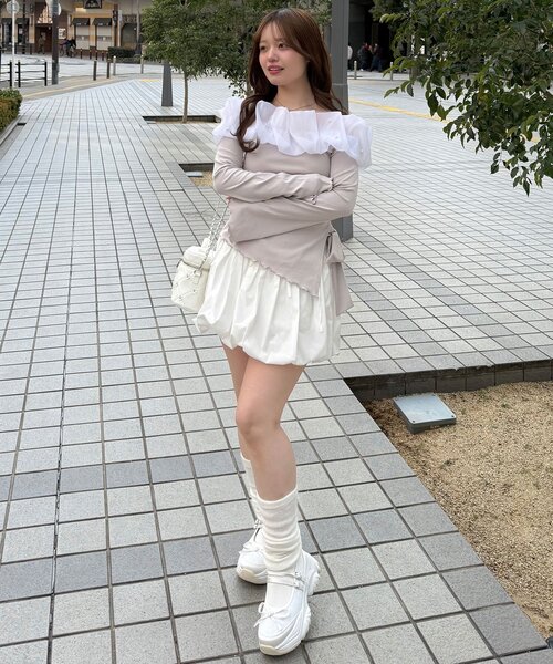 OLIVE des OLIVE(オリーブデオリーブ)の「【インフルエンサー企画】yui ちゅるふわリボンオフショルトップス(Tシャツ/カットソー・レディース・グレー/ピンク/アイボリー・FREE)」の21枚目の写真