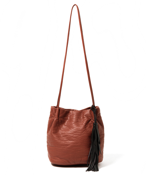 AMERICAN RAG CIE（アメリカンラグシー）の「AMERICAN RAG CIEタッセル付ショルダーバッグ【WEB限定】/202-LAS-40504720-08 Π（ショルダーバッグ・レディース・ホワイト/ブラウン/ネイビー・ONE SIZE）」の2枚目の写真