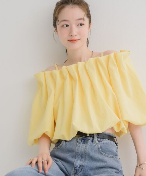 RETRO GIRL（レトロガール）の「【WEB限定カラー追加】バルーンオフショルBL（シャツ/ブラウス・レディース・ブラック/ブルー/ナチュラル/イエロー・FREE）」の4枚目の写真