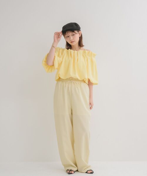 RETRO GIRL(レトロガール)の「【WEB限定カラー追加】バルーンオフショルBL(シャツ/ブラウス・レディース・ブラック/ブルー/ナチュラル/イエロー・FREE)」の17枚目の写真