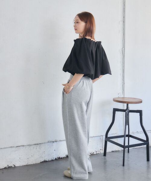 RETRO GIRL（レトロガール）の「【WEB限定カラー追加】バルーンオフショルBL（シャツ/ブラウス・レディース・ブラック/ブルー/ナチュラル/イエロー・FREE）」の6枚目の写真