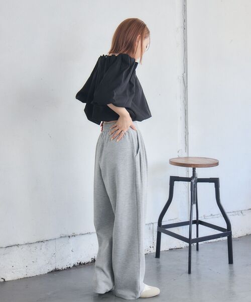 RETRO GIRL（レトロガール）の「【WEB限定カラー追加】バルーンオフショルBL（シャツ/ブラウス・レディース・ブラック/ブルー/ナチュラル/イエロー・FREE）」の8枚目の写真