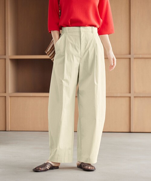 BEAUTY&YOUTH UNITED ARROWS（ビューティーアンドユースユナイテッドアローズ）の「タックカーブパンツ ウォッシャブル 接触冷感（その他パンツ・レディース・オフホワイト/ブラック/ライム・S/XS/M）」の2枚目の写真