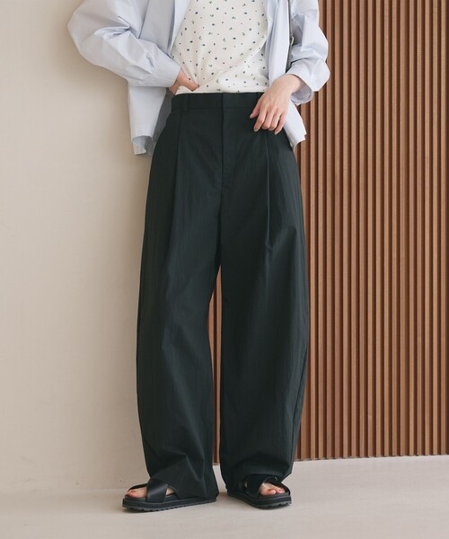 BEAUTY&YOUTH UNITED ARROWS（ビューティーアンドユースユナイテッドアローズ）の「タックカーブパンツ ウォッシャブル 接触冷感（その他パンツ・レディース・オフホワイト/ブラック/ライム・S/XS/M）」の3枚目の写真