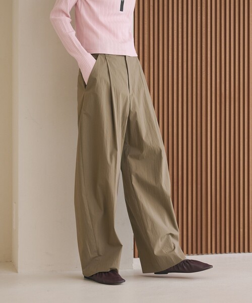 BEAUTY&YOUTH UNITED ARROWS(ビューティーアンドユースユナイテッドアローズ)の「タックカーブパンツ ウォッシャブル 接触冷感(その他パンツ・レディース・オフホワイト/ブラック/ライム・S/XS/M)」の5枚目の写真
