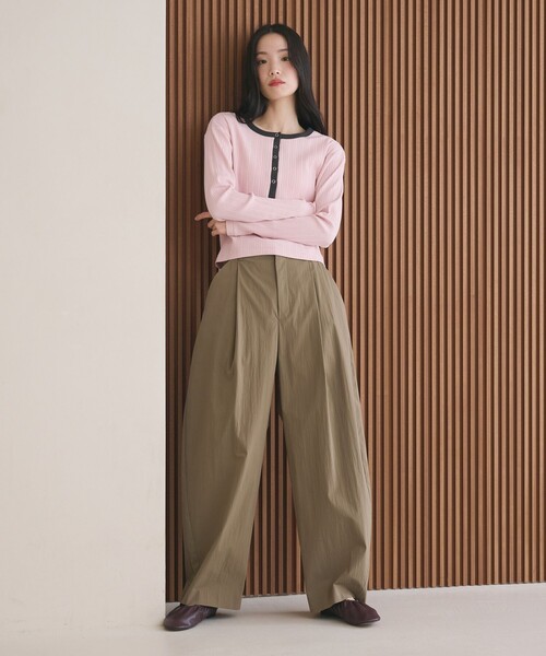 BEAUTY&YOUTH UNITED ARROWS(ビューティーアンドユースユナイテッドアローズ)の「タックカーブパンツ ウォッシャブル 接触冷感(その他パンツ・レディース・オフホワイト/ブラック/ライム・S/XS/M)」の7枚目の写真