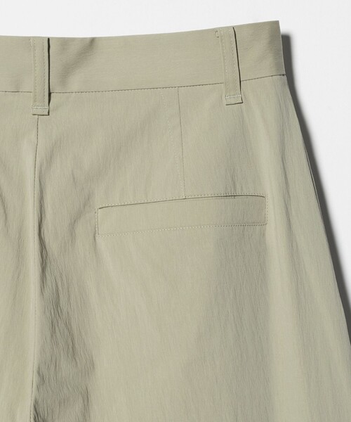 BEAUTY&YOUTH UNITED ARROWS(ビューティーアンドユースユナイテッドアローズ)の「タックカーブパンツ ウォッシャブル 接触冷感(その他パンツ・レディース・オフホワイト/ブラック/ライム/モカ・S/XS/M)」の6枚目の写真