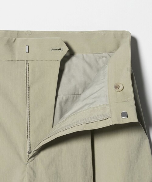 BEAUTY&YOUTH UNITED ARROWS(ビューティーアンドユースユナイテッドアローズ)の「タックカーブパンツ ウォッシャブル 接触冷感(その他パンツ・レディース・オフホワイト/ブラック/ライム/モカ・S/XS/M)」の7枚目の写真