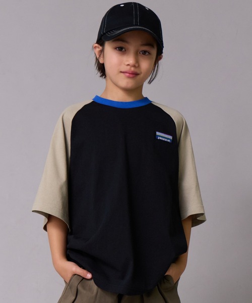 PAIRMANON STREET(ペアマノンストリート)の「【綿100%】配色ラグラン ワンポイント刺繍 半袖 Tシャツ【PAIRMANON STREET】(Tシャツ/カットソー・キッズ・ホワイト/ベージュ/ブラック/グレー/ブルー・140/130/150/110/160/120/90/100)」の1枚目の写真