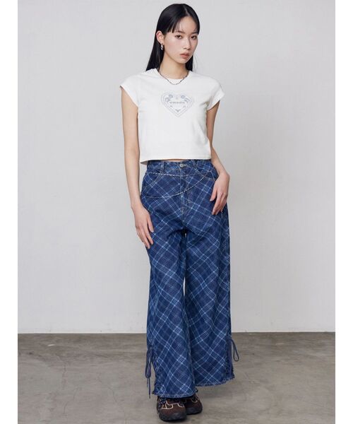 EMODA（エモダ）の「ヘムレースアップルーズデニム（デニムパンツ・レディース・ライトブルー/ブラウン/インディゴブルー・MEDIUM/SMALL）」の13枚目の写真