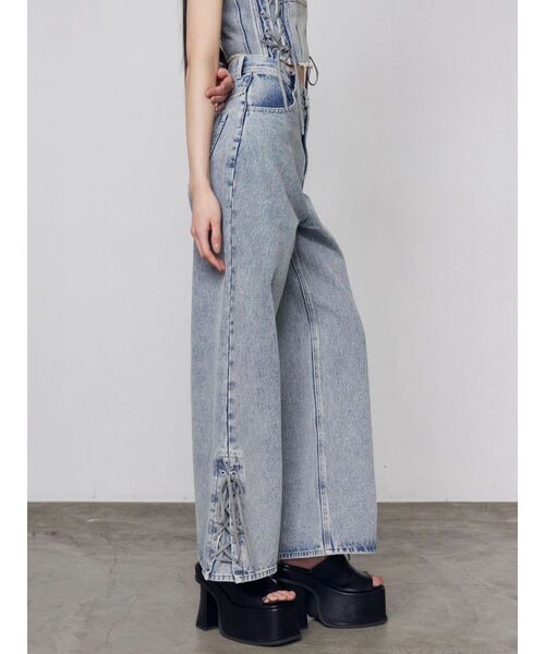 EMODA（エモダ）の「ヘムレースアップルーズデニム（デニムパンツ・レディース・ライトブルー/ブラウン/インディゴブルー・MEDIUM/SMALL）」の16枚目の写真