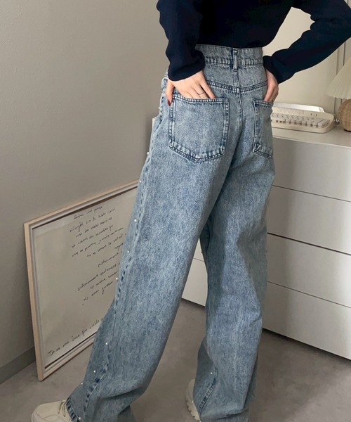 merrylatte(メリーラテ)の「パールスタッズ ヴィンテージ ストレートデニム【NOUA】(デニムパンツ・レディース・ブルー/ブラック・FREE/M/S)」の5枚目の写真