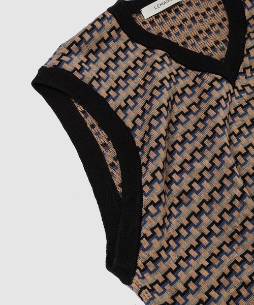 LEMAIRE(ルメール)の「V NECK JACQUARD VEST(ベスト・メンズ・ブラック系その他・M/S)」の4枚目の写真