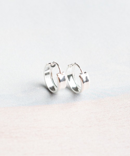 ARCHIVER（アーカイバ）の「【silver925 プレーンデザインピアス】（ピアス（両耳用）・レディース・その他1/その他・MEDIUM/LARGE/X-LARGE/SMALL/XX-LARGE）」の2枚目の写真