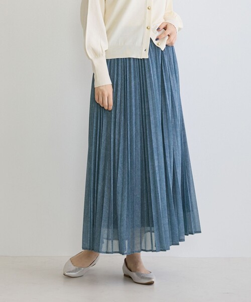 NICOLE white（ニコルホワイト）の「シアーデニムプリーツスカート（スカート・レディース・サックスブルー/ブルー・FREE）」の2枚目の写真