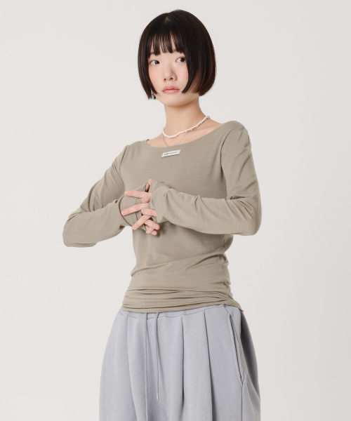 PIECEMAKER（ピースメーカー）の「PCE クラックロゴボートネックスリムロングスリーブ（カーキ）（Tシャツ/カットソー・レディース・その他・FREE）」の3枚目の写真