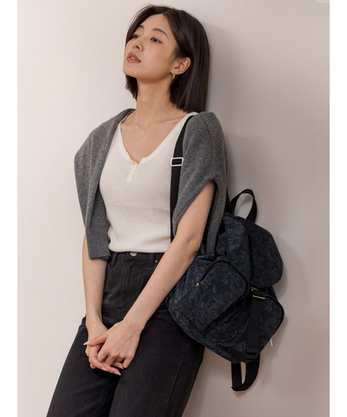 HIGHLOOP(ハイループ)の「ブルームツーポケットバックパック(バックパック/リュック・レディース・ブラック/マルチ/ブルー系その他/インディゴブルー/ミント/モカ/ネイビー/キャメル/バーガンディー/ブルー/グレー・FREE)」の16枚目の写真