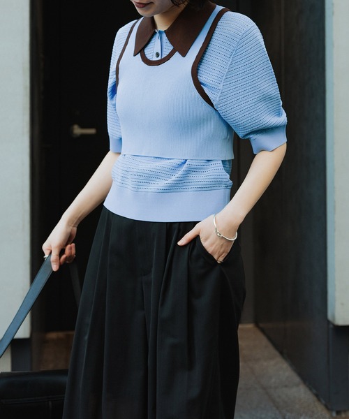 ADAM ET ROPE'（アダムエロペ）の「【サステナブル】タンクコンビパターンポロニット（ポロシャツ・レディース・オフホワイト/ブラウン/サックスブルー・FREE）」の5枚目の写真