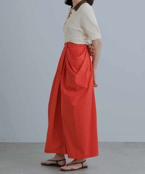 ADAM ET ROPE'（アダムエロペ）の「【サステナブル】マルチWAYタンクコンビパターンポロニット（ポロシャツ・レディース・オフホワイト/ブラウン/サックスブルー・FREE）」の21枚目の写真