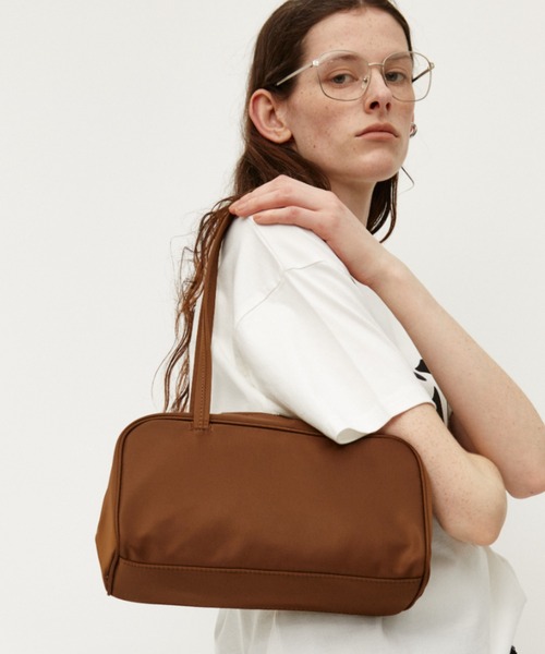 Auntie Rosa Holiday(アンティローザホリデー)の「ロングハンドルレクタングルショルダー(ショルダーバッグ・レディース・ブラック/キャメル・FREE)」の16枚目の写真