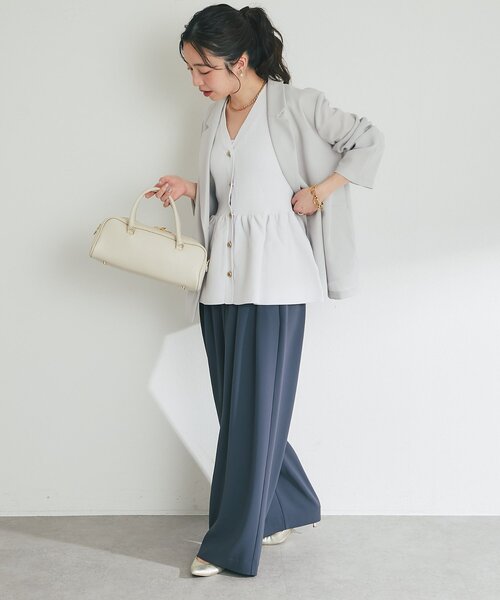 【ラブティックボンボン】　ペプラムノースリニット　ライトグレー La boutique BonBon（ラブティックボンボン）の「【今すぐお届け・美人