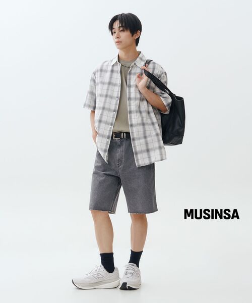 MUSINSA STANDARD（ムシンサスタンダード）の「リラックスドシアサッカーオンブレチェック半袖シャツ[ホワイト/ブラック]（シャツ/ブラウス・メンズ・その他・X-LARGE/2XL/SMALL/MEDIUM/LARGE）」の7枚目の写真