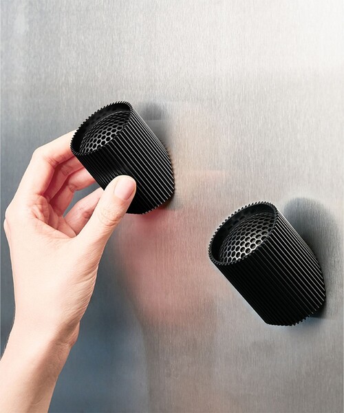 bpr BEAMS(ビーピーアール ビームス )の「LEXON / Ray Speaker(ポータブル Bluetooth スピーカーセット)(スピーカー・レディース・ブラック/シルバー・ONE SIZE)」の9枚目の写真