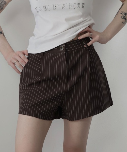 Ulysses(ユリシス)の「ストライプタックショートパンツ(その他パンツ・レディース・ブラウン/グレー・M/L/S)」の1枚目の写真