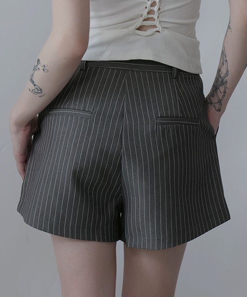 Ulysses(ユリシス)の「ストライプタックショートパンツ(その他パンツ・レディース・ブラウン/グレー・M/L/S)」の9枚目の写真