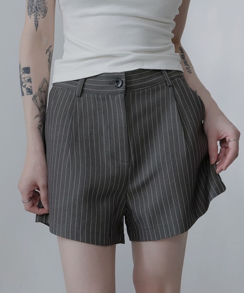 Ulysses(ユリシス)の「ストライプタックショートパンツ(その他パンツ・レディース・ブラウン/グレー・M/L/S)」の8枚目の写真