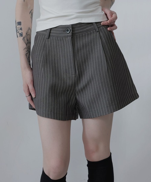 Ulysses(ユリシス)の「ストライプタックショートパンツ(その他パンツ・レディース・ブラウン/グレー・M/L/S)」の7枚目の写真
