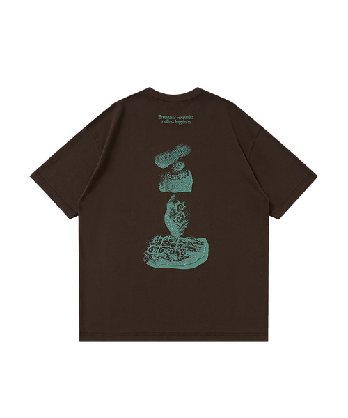BUTTON SEOUL(ボタンソウル)の「ジェンストーングラフィックオーバーサイズショートスリーブ (2 COLOR)(Tシャツ/カットソー・メンズ・ダークベージュ/ダークブラウン・SMALL/MEDIUM/LARGE/X-LARGE)」の1枚目の写真