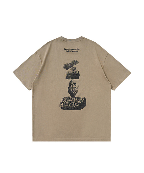 BUTTON SEOUL(ボタンソウル)の「ジェンストーングラフィックオーバーサイズショートスリーブ (2 COLOR)(Tシャツ/カットソー・メンズ・ダークベージュ/ダークブラウン・SMALL/MEDIUM/LARGE/X-LARGE)」の2枚目の写真