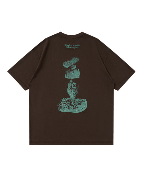 BUTTON SEOUL(ボタンソウル)の「ジェンストーングラフィックオーバーサイズショートスリーブ (2 COLOR)(Tシャツ/カットソー・メンズ・ダークベージュ/ダークブラウン・SMALL/MEDIUM/LARGE/X-LARGE)」の6枚目の写真