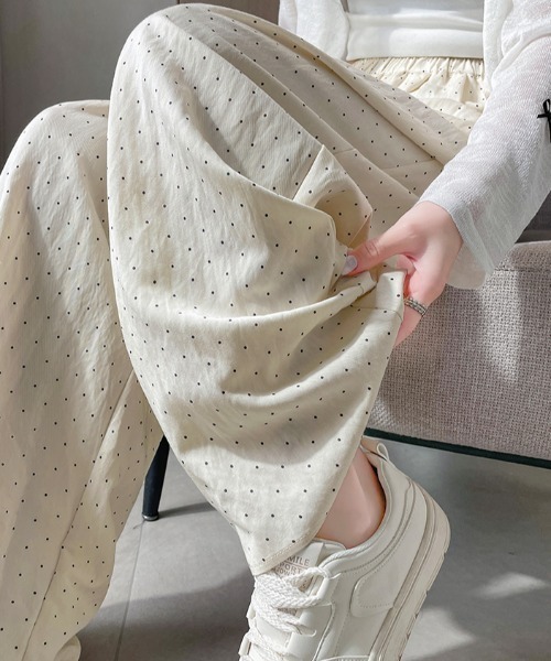 AMAJI(アマジ)の「ドット柄 ハイウエスト ウエストゴム ワイドパンツ(その他パンツ・レディース・ベージュ/ホワイト/ブラック/ライトブルー・MEDIUM/SMALL/X-LARGE/LARGE)」の14枚目の写真