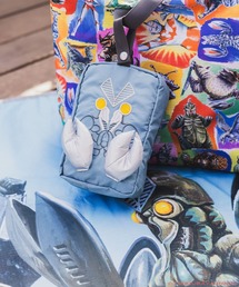 niko and...（ニコアンド）の「【ウルトラマンシリーズ】コラボウェットティッシュポーチ（ポーチ）」